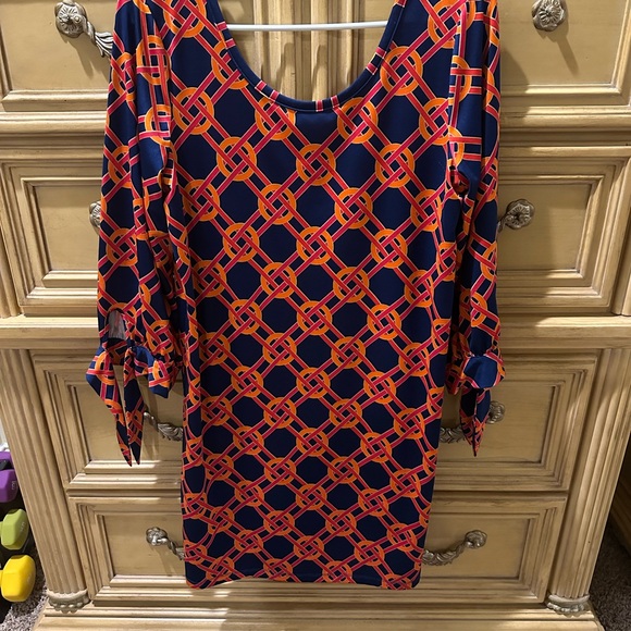 Mud Pie Geometric Pattern Dress with Bow Sleeves - EUC - Small - Picture 2 of 6